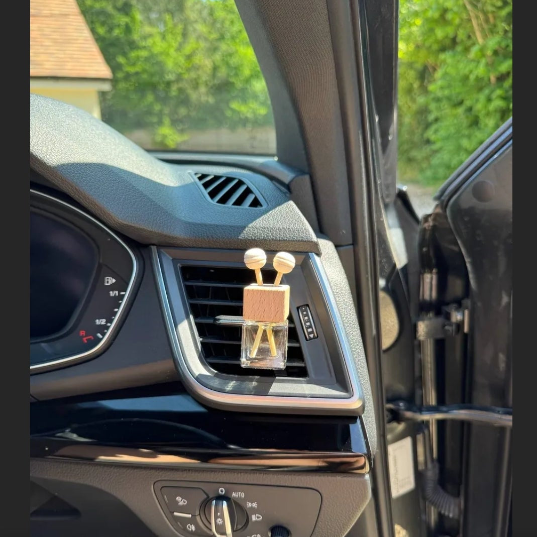 Car diffuser - Sandalwood and Amber fragrance